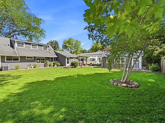5th image of 7637 Dalglen Dr