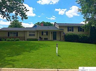 11817 Jackson Rd, Omaha, NE 68154