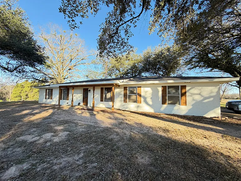 2529 State Highway 11 W — Photo 31