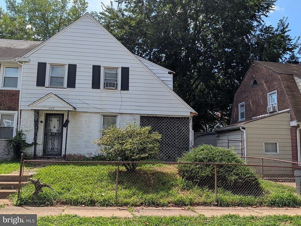 1st image of 1228 Clover Ln