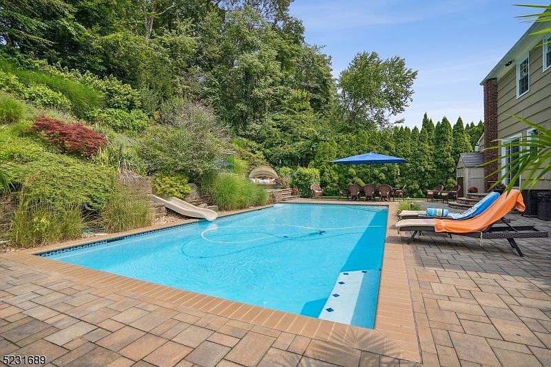 1st image of 34 Underwood Dr