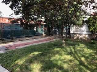 13938 246th St, Rosedale, NY 11422