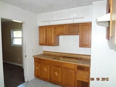 2nd image of 821 Huron Ave