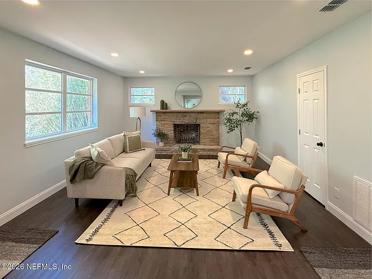 10135 Lakeview Rd W — Photo 20
