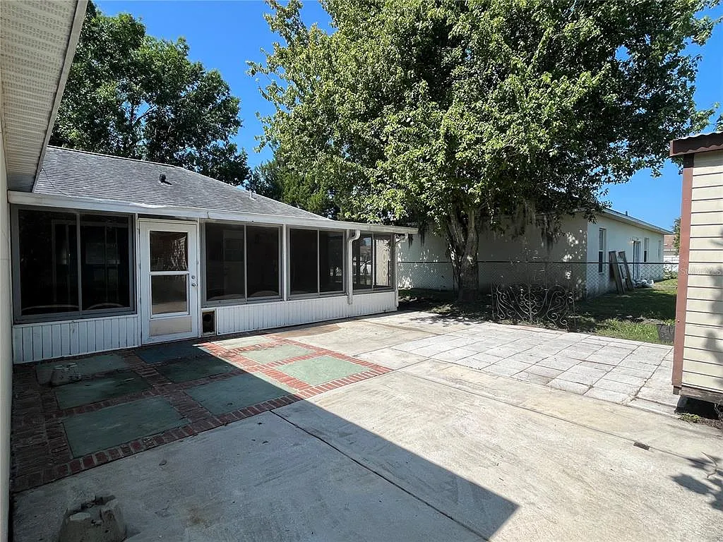 4 bed, 2.0 bath, 1661 sqft, $1,950 — Photo 4