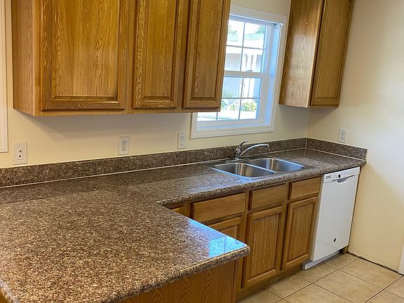 3rd image of 1016 Jones Ct