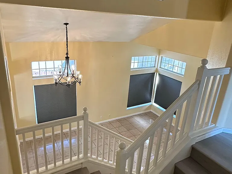 8421 Ardelle Way — Photo 2