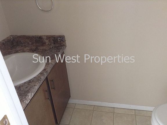 4th image of 2701 Cliffside Dr APT 4