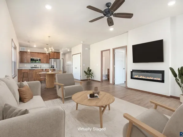 815 N Marquette Pl, Sioux Falls, SD 57110