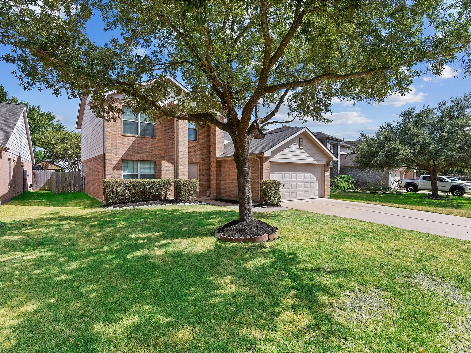 3 bed, 2.5 bath, 2197 sqft, $2,450 — Photo 2