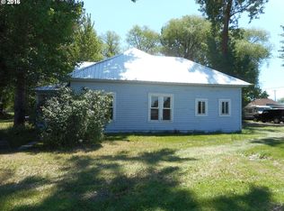 825 1st St, Haines, OR 97833