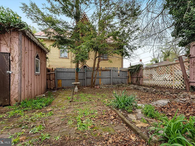 100 E Cecil St — Photo 17