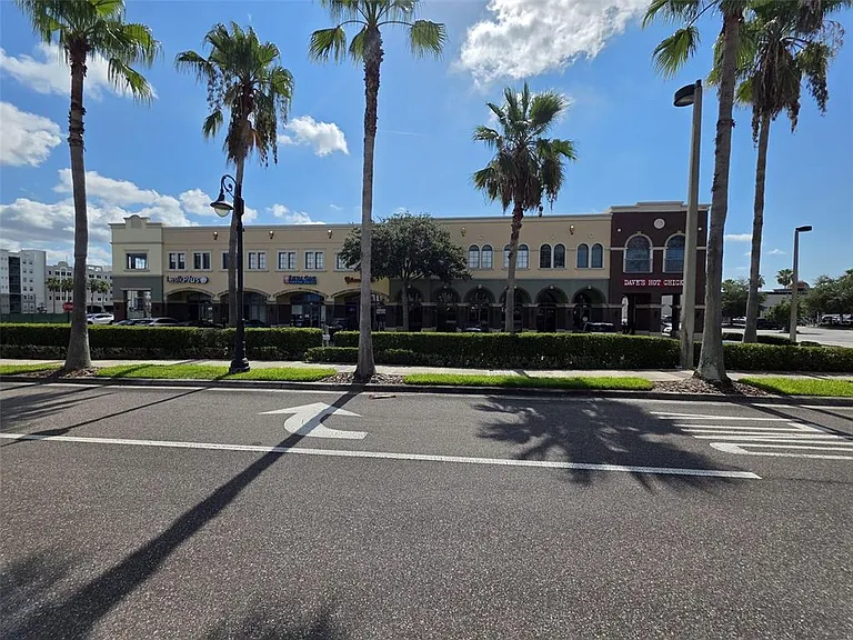 139 Oyster Bay Cir #220 — Photo 32