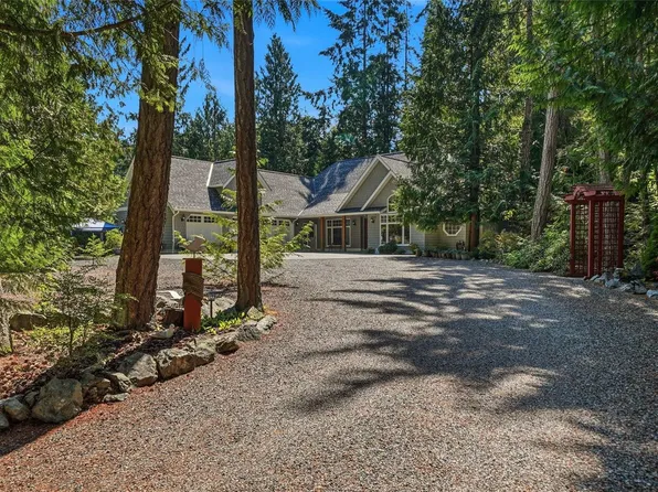 382 Dorset Rd, Qualicum Beach, BC V9K 1H5