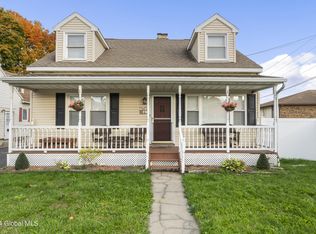 41 Saratoga Ave, Waterford, NY 12188