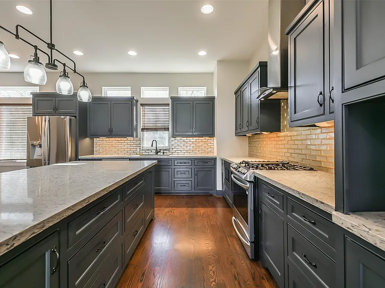 2422 Hadley St — Photo 17