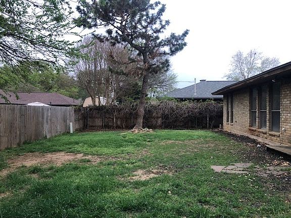 2nd image of 4915 Millsprings Ct
