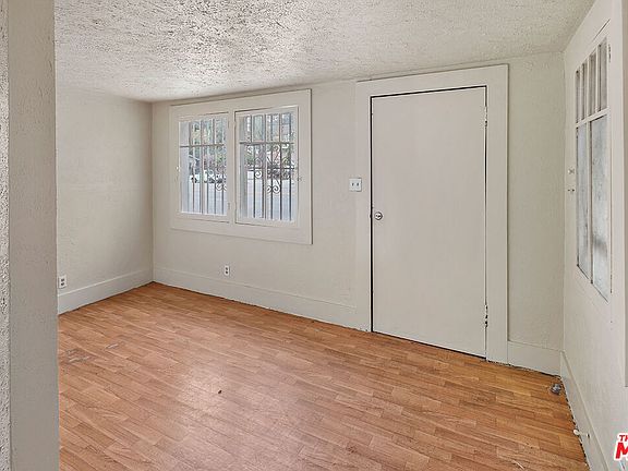 4th image of 3558 N Figueroa St