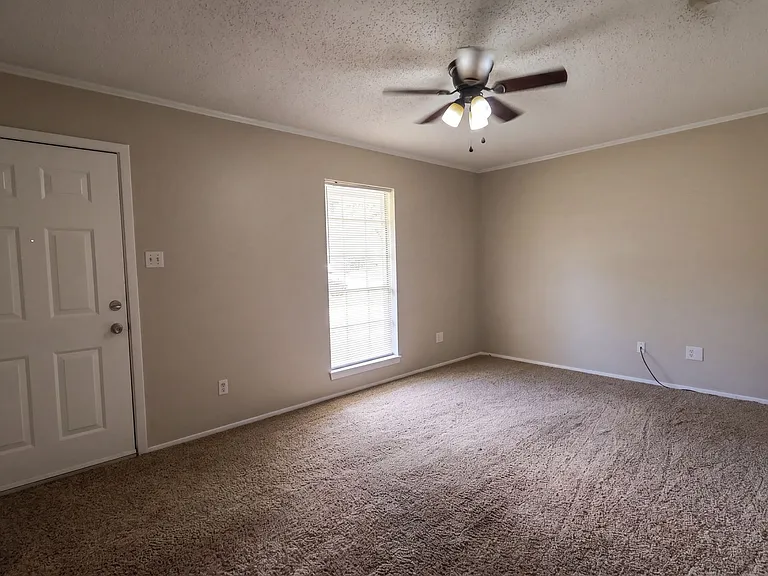 1523 Teekell St — Photo 10
