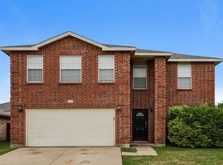 9200 Cheswick Dr, Fort Worth, TX 76123
