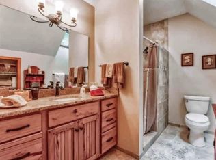 372 Racquet Club Dr, Cashiers, NC 28717