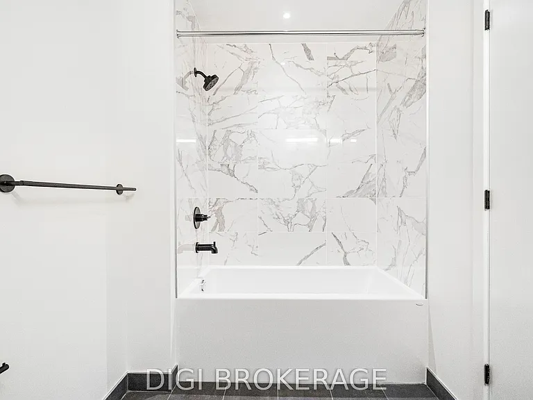 560 Rideau St #703 — Photo 19