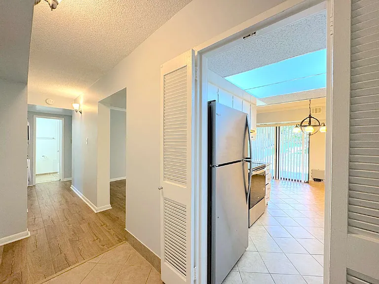11606 Stoneview Sq #1B — Photo 2