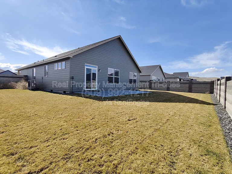 8304 Gardner St — Photo 23
