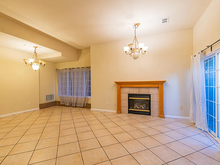 150 Caldecott Ln #1 — Photo 8