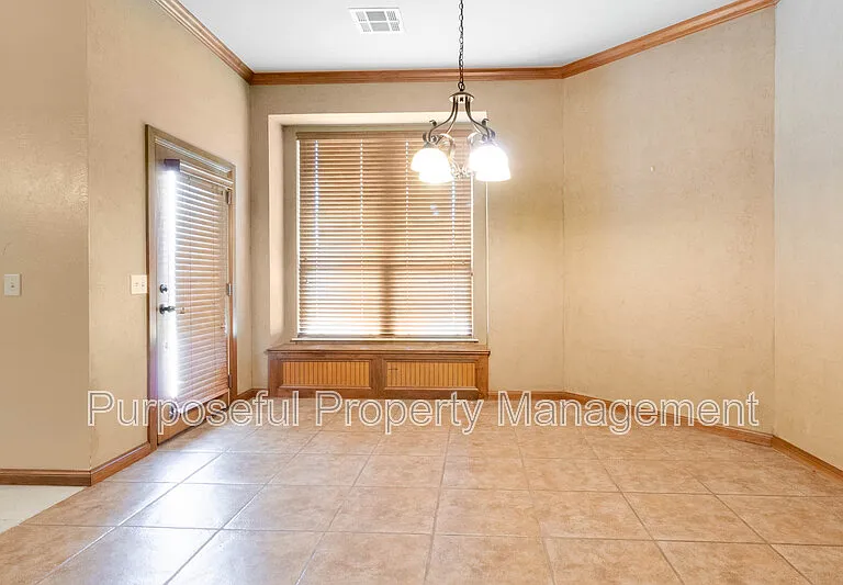 9008 NW 79th St — Photo 10
