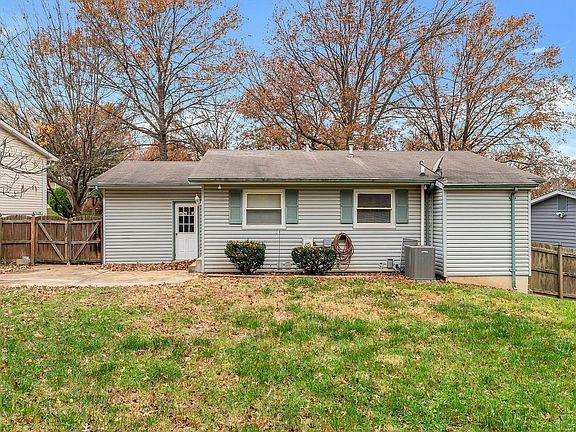 2nd image of 2712 Creekmont Ln