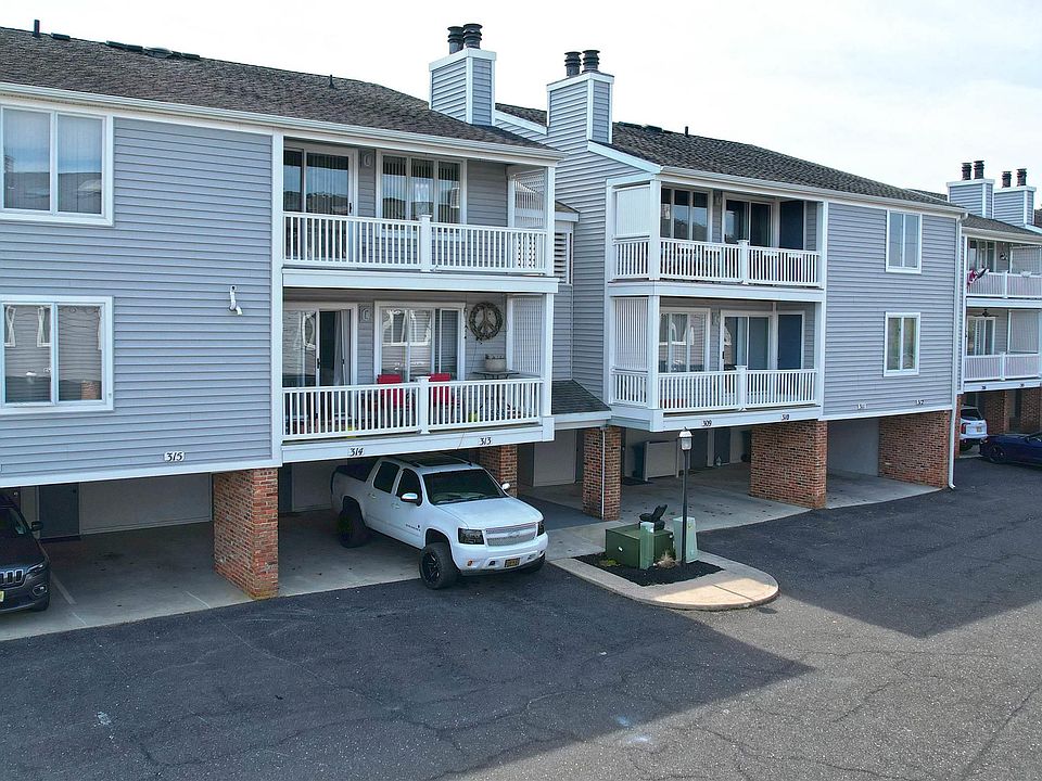 1st image of 310 Harbour Cv #3310