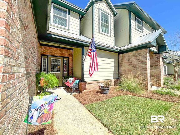 2nd image of 444 Clubhouse Dr