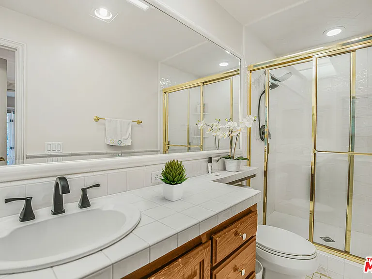 6111 County Oak Rd — Photo 30