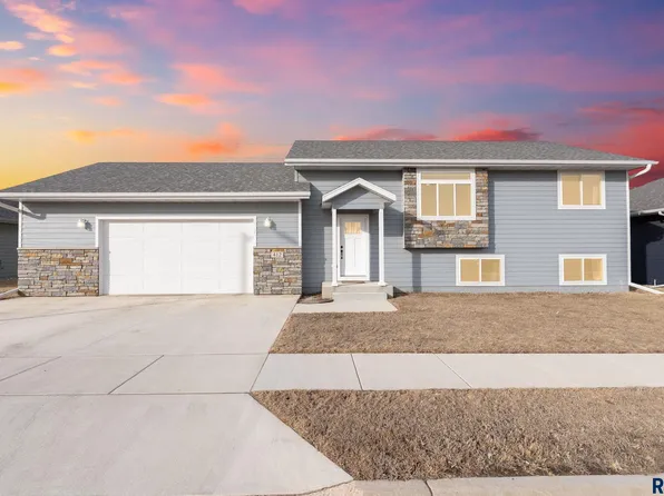 412 E Cairos Pl, Brandon, SD 57005
