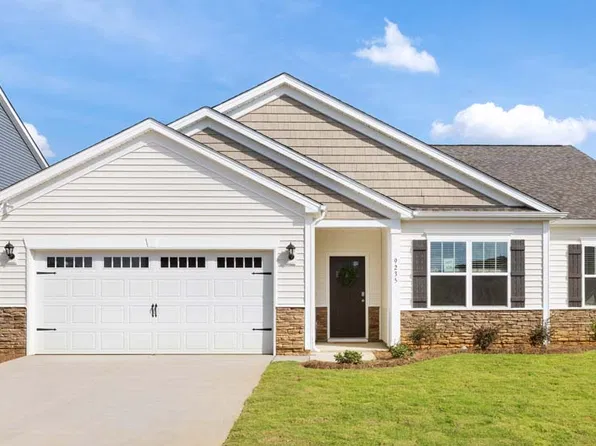 112 Pecan Grove Ln, Statesville, NC 28677