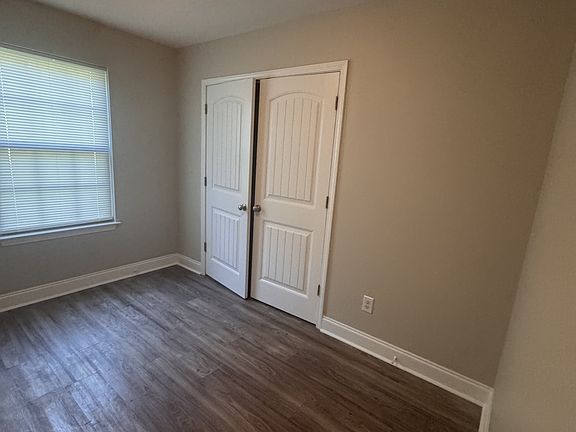 5th image of 1728 Fairfax Dr