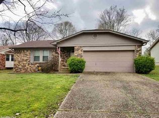 9 Johnny Ln, Sherwood, AR 72120