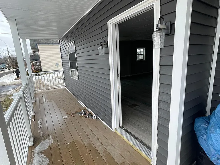 1001 Mathews Ave #1 — Photo 3