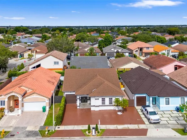 8985 NW 148th St, Miami Lakes, FL 33018