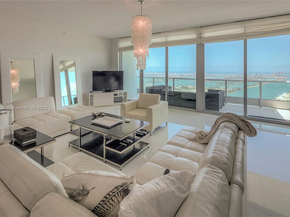 1st image of 900 Biscayne Blvd APT 6105