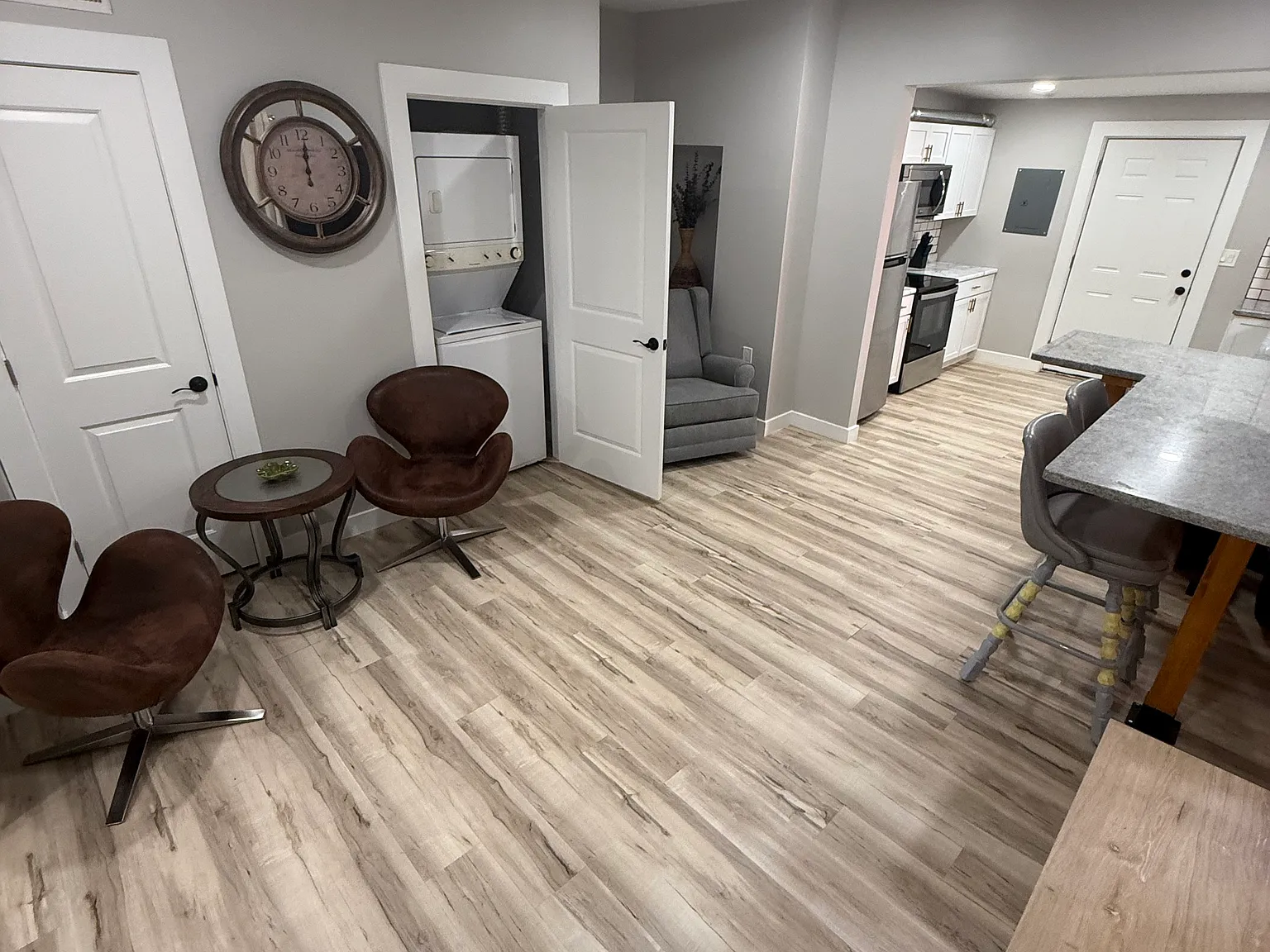 2 bed, 1400 sqft, $1,600 — Photo 2