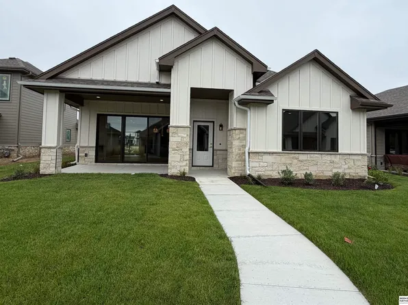 17507 Marinda Plz, Omaha, NE 68130