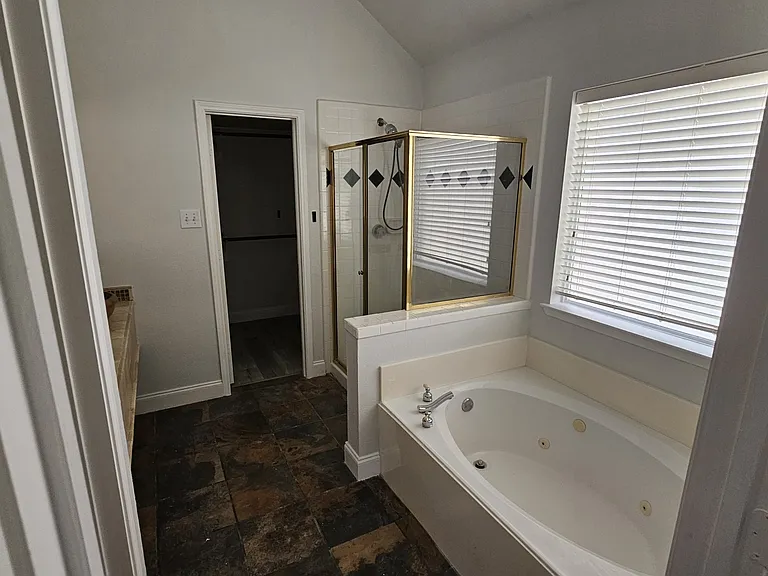 1518 Fallcreek Ct — Photo 13