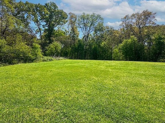 2nd image of 205 Rutherford Ct