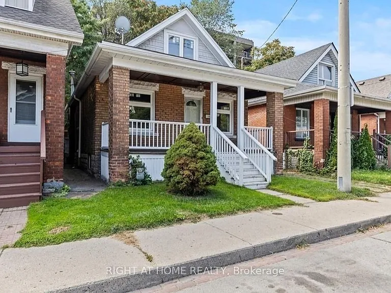 30 Webber Ave #LOWER — Photo 10