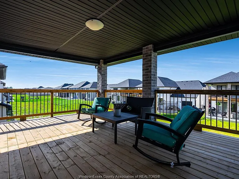 210 Cowan Ct — Photo 27