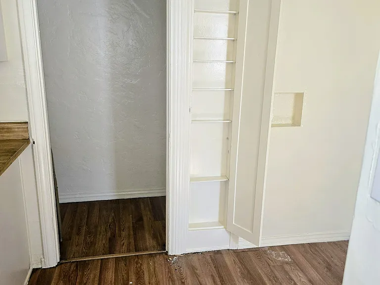 2422 E 7th St #1/2 — Photo 13