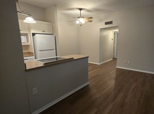 3259 Fox Chase Cir N APT 202, Palm Harbor, FL 34683