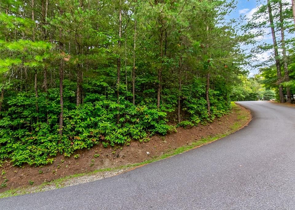 1st image of 9 Laurel Creek Trl